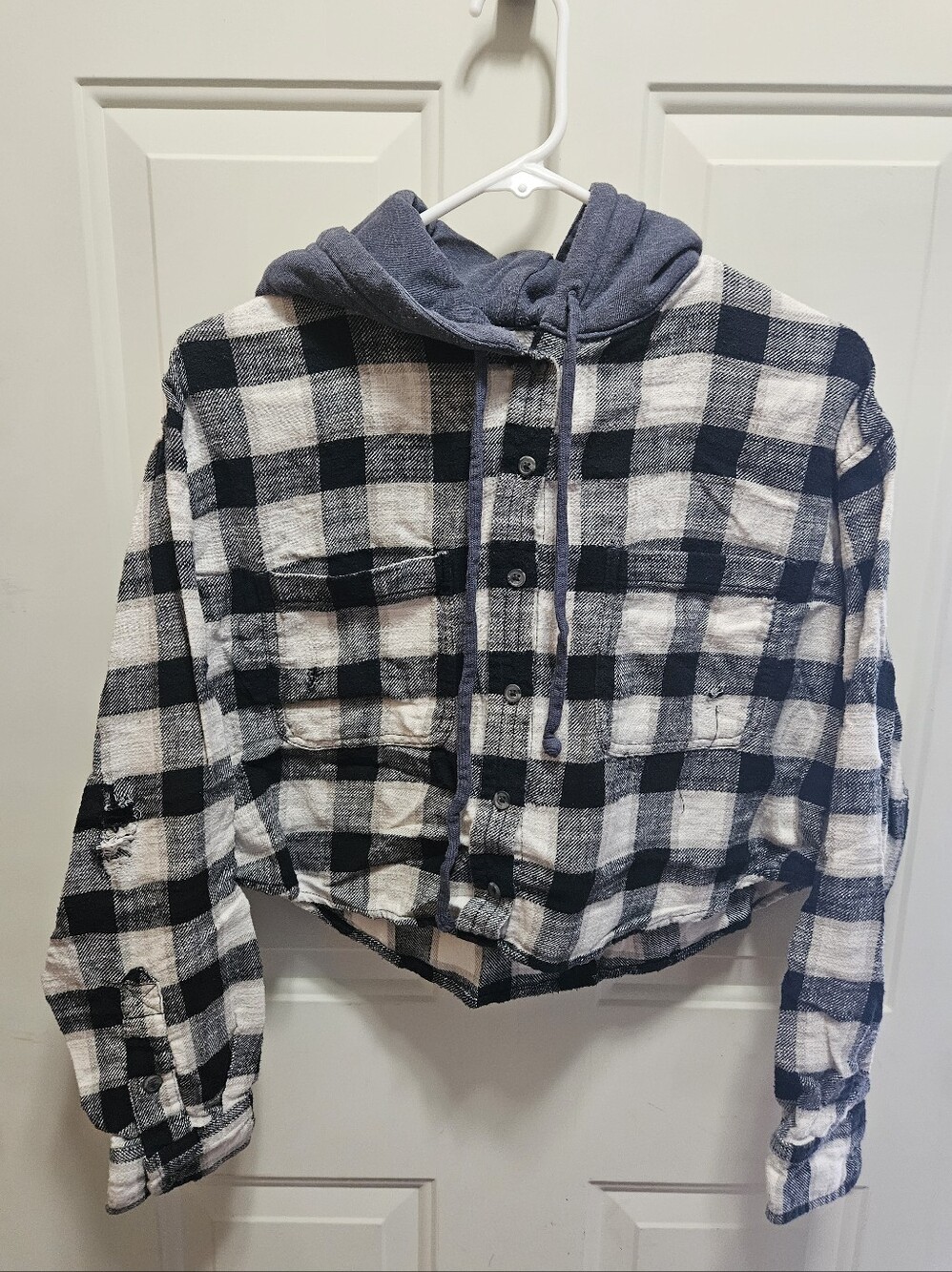 American Eagle Distressed Cropped Hooded Flannel
